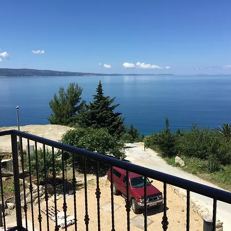 Apartment Iva Omis Exterior photo