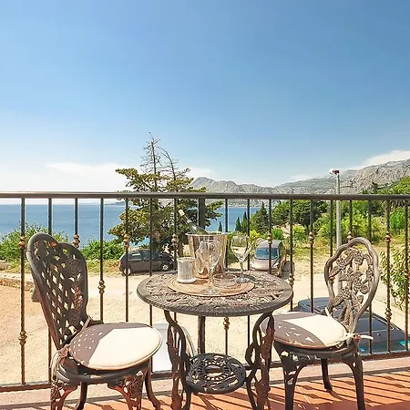 Apartment Iva Omis Exterior photo