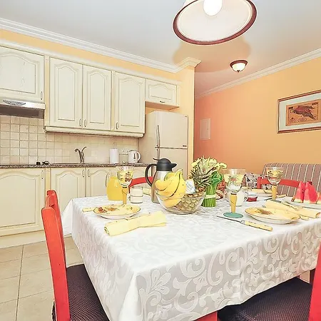 Apartment Iva Omis Exterior photo